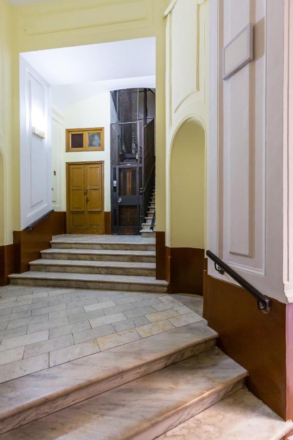 Rettifilo Family Apartment By Wonderful Italy Neapel Exterior foto